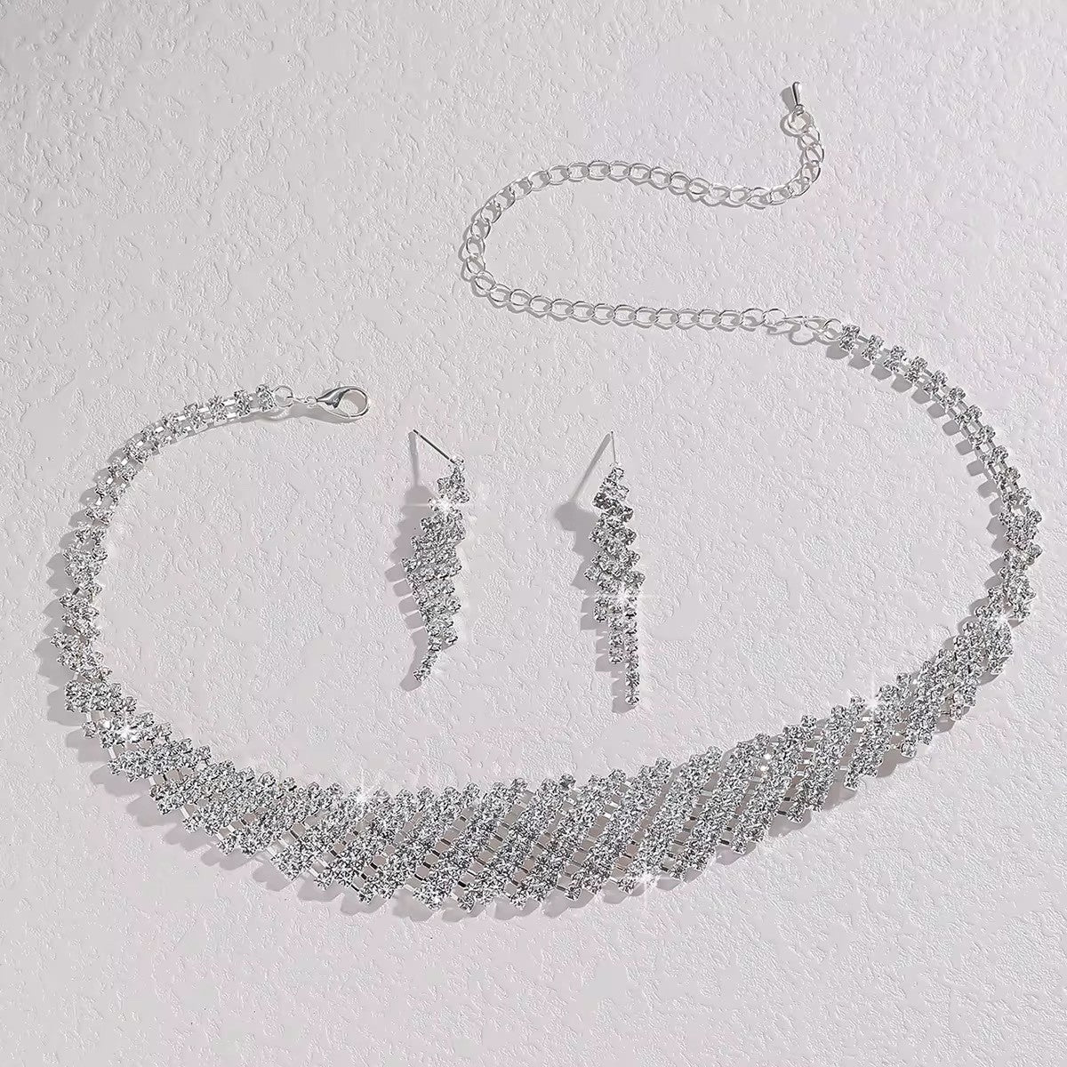 European American Exquisite Crystal Rhinestone Collarbone Necklace Earrings Set