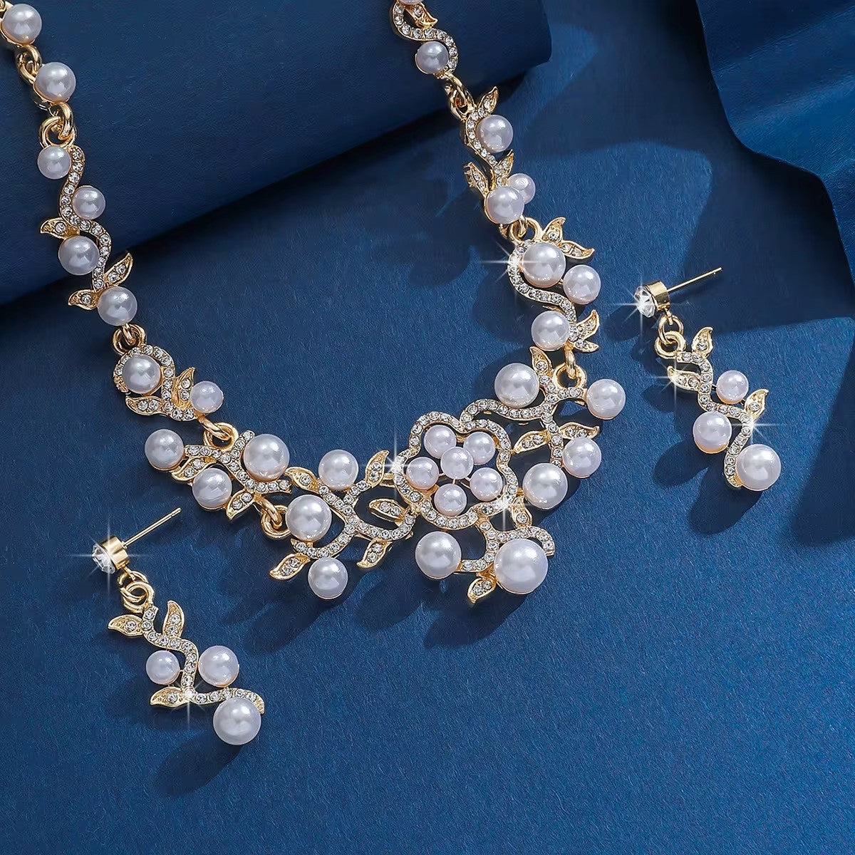 3pcs/set Women's Fashionable Jewelry Set Sparkling Flowers